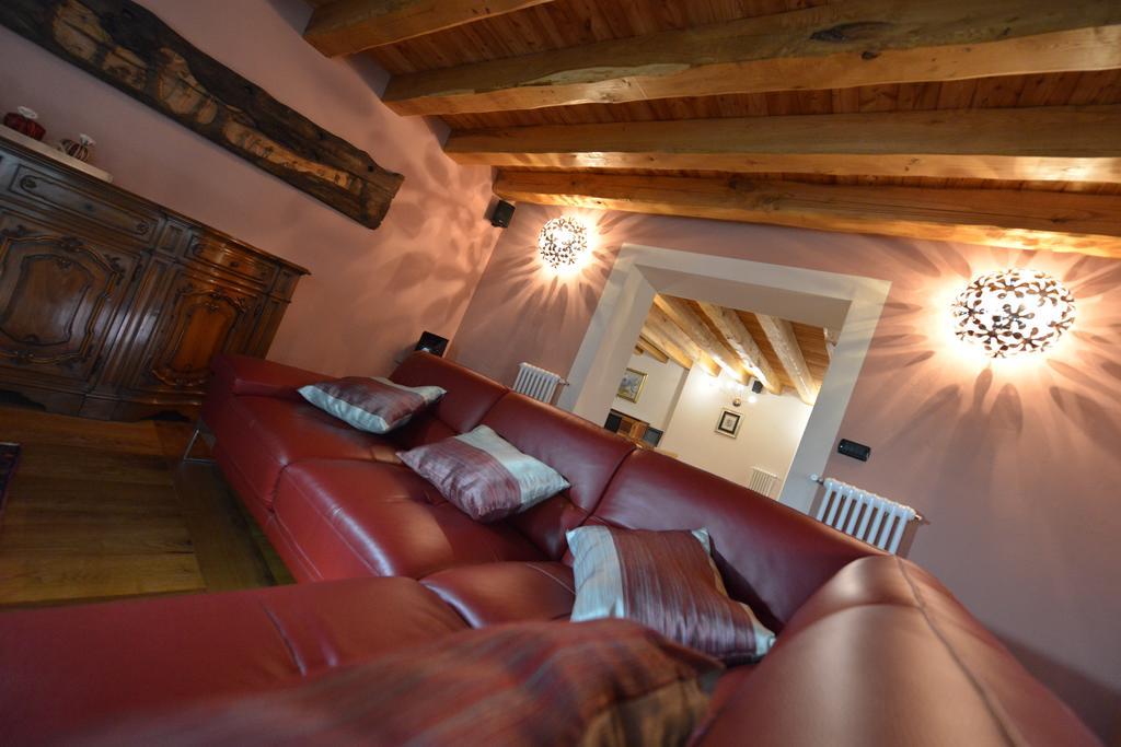 Villa Au Berceau Du Bien-Etre Chambave Camera foto