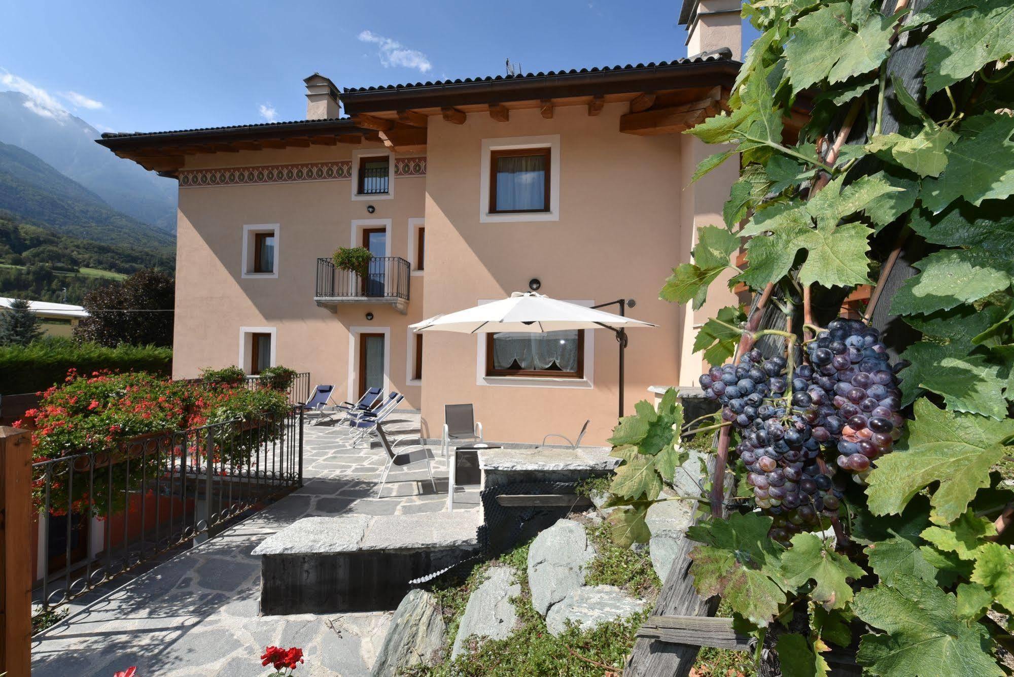 Villa Au Berceau Du Bien-Etre Chambave Esterno foto