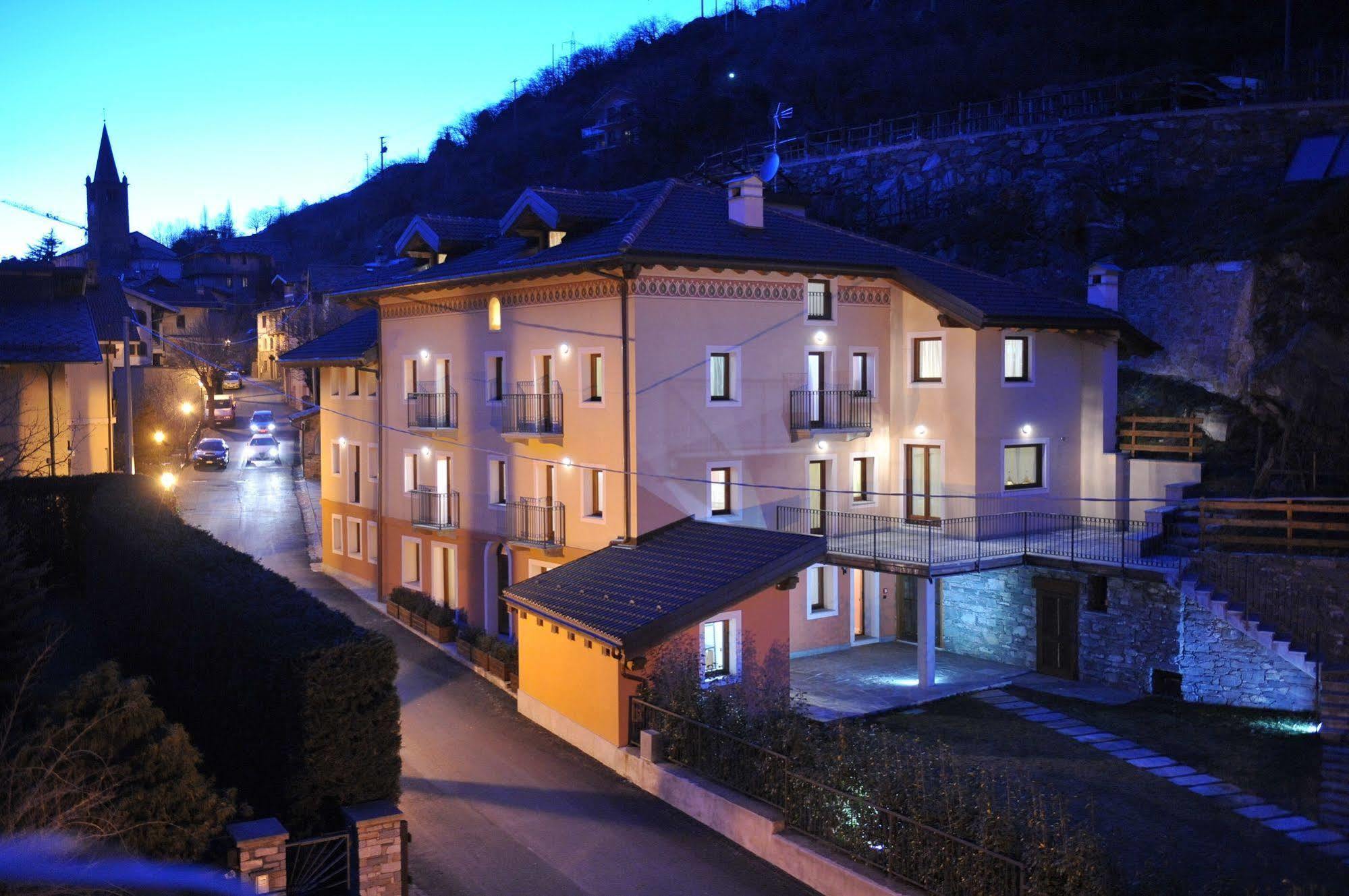 Villa Au Berceau Du Bien-Etre Chambave Esterno foto